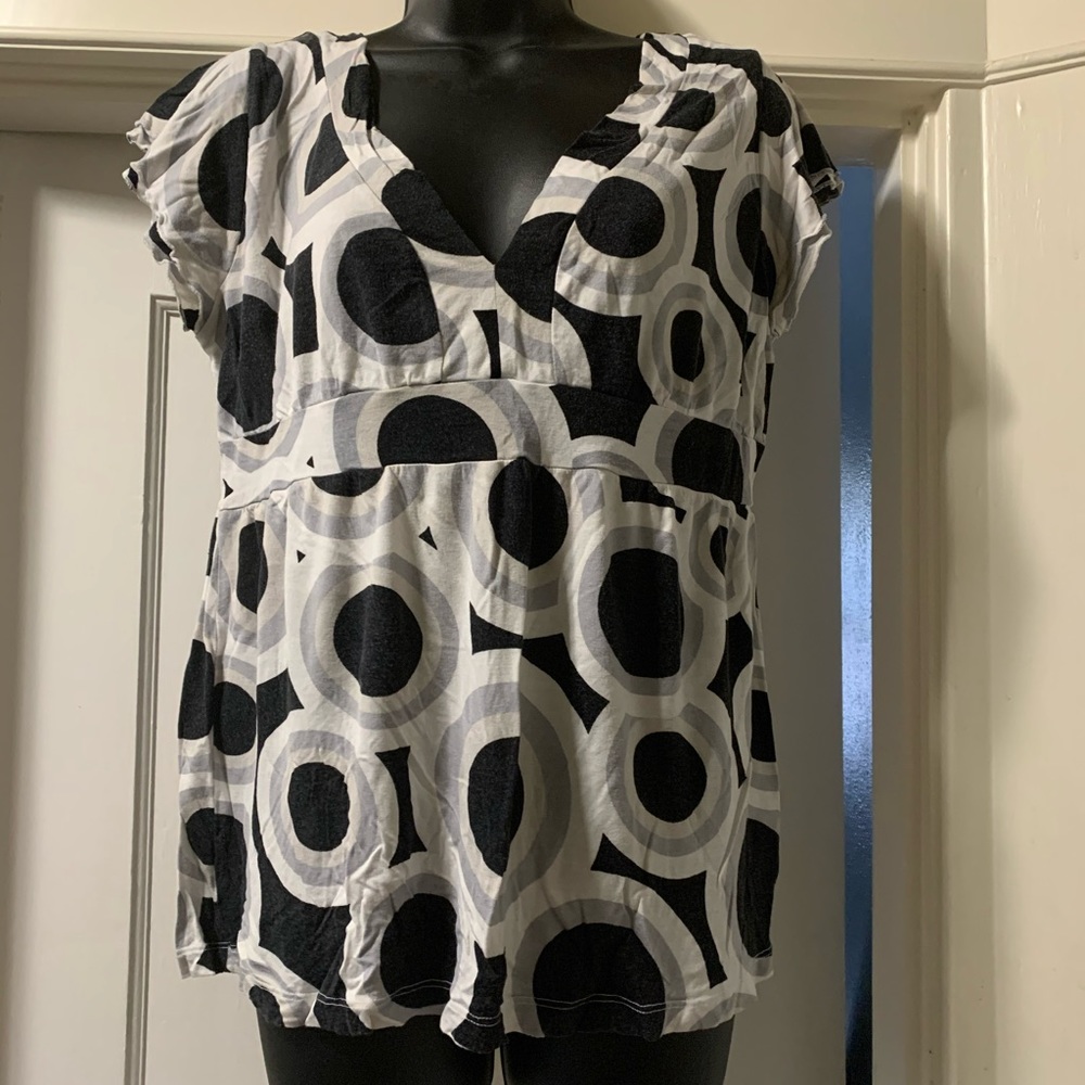 Cute black/grey/white shirt